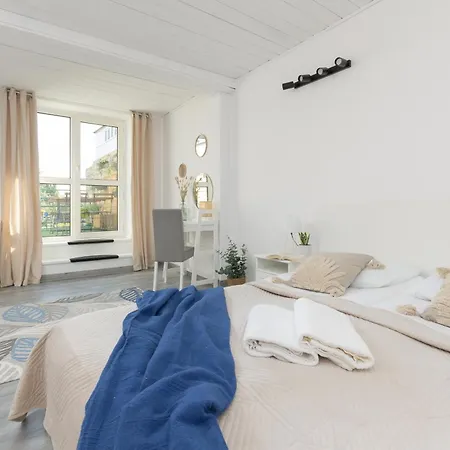 Metro Plac Wilsona Mickiewicza By Renters *